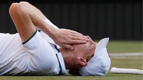 Jannik Sinner suffers an injury!
